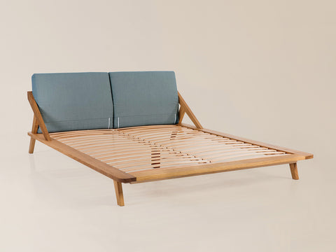 nordic space bett design bettrahmen 160x200 in eichenholz kopfteil mit polster in blauem stoff integrierter lattenrost aus buchen federleisten #160-B-160-B-200-B